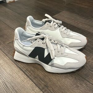 New Balance 327